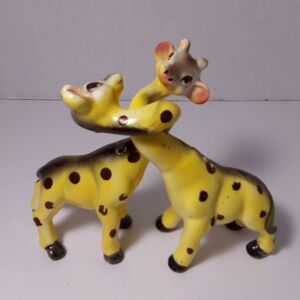 Vintage Twisting Neck Giraffe Salt And Pepper Shakers